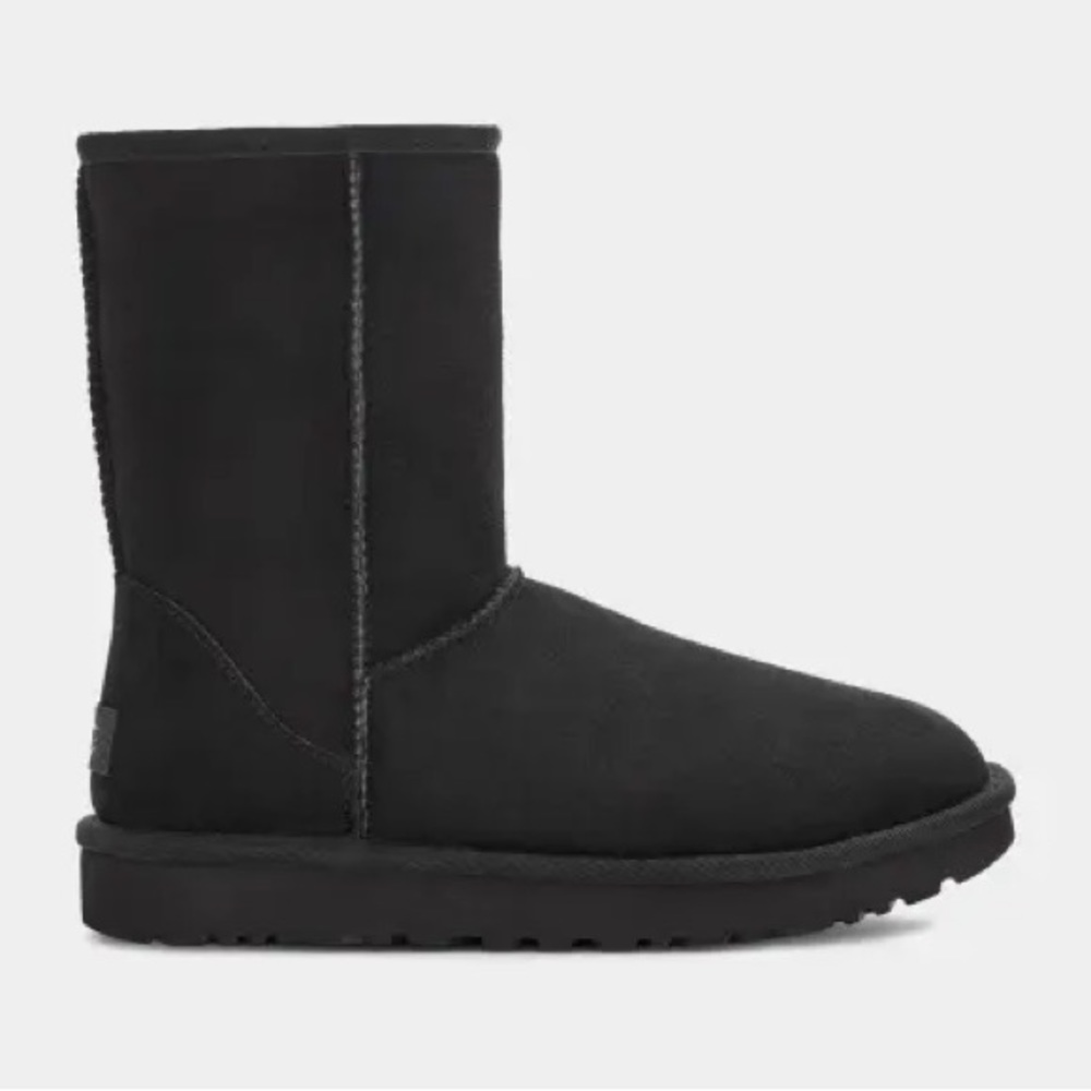 UGG Classic Short II Boot in Black